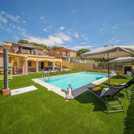 Denis Lux, Gran Zona Exterior Con Piscina Villa