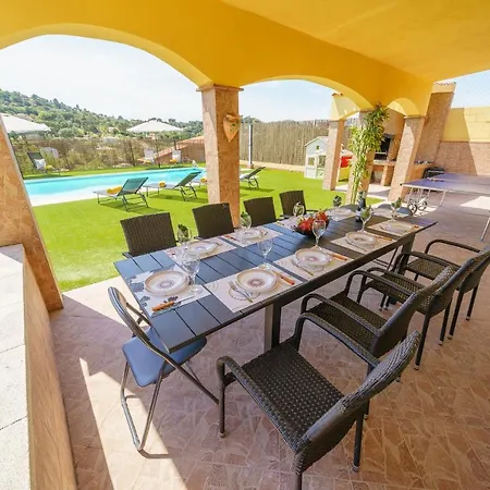 Villa Denis Lux, Gran Zona Exterior Con Piscina