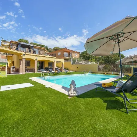 Denis Lux, Gran Zona Exterior Con Piscina Villa Lloret de Mar